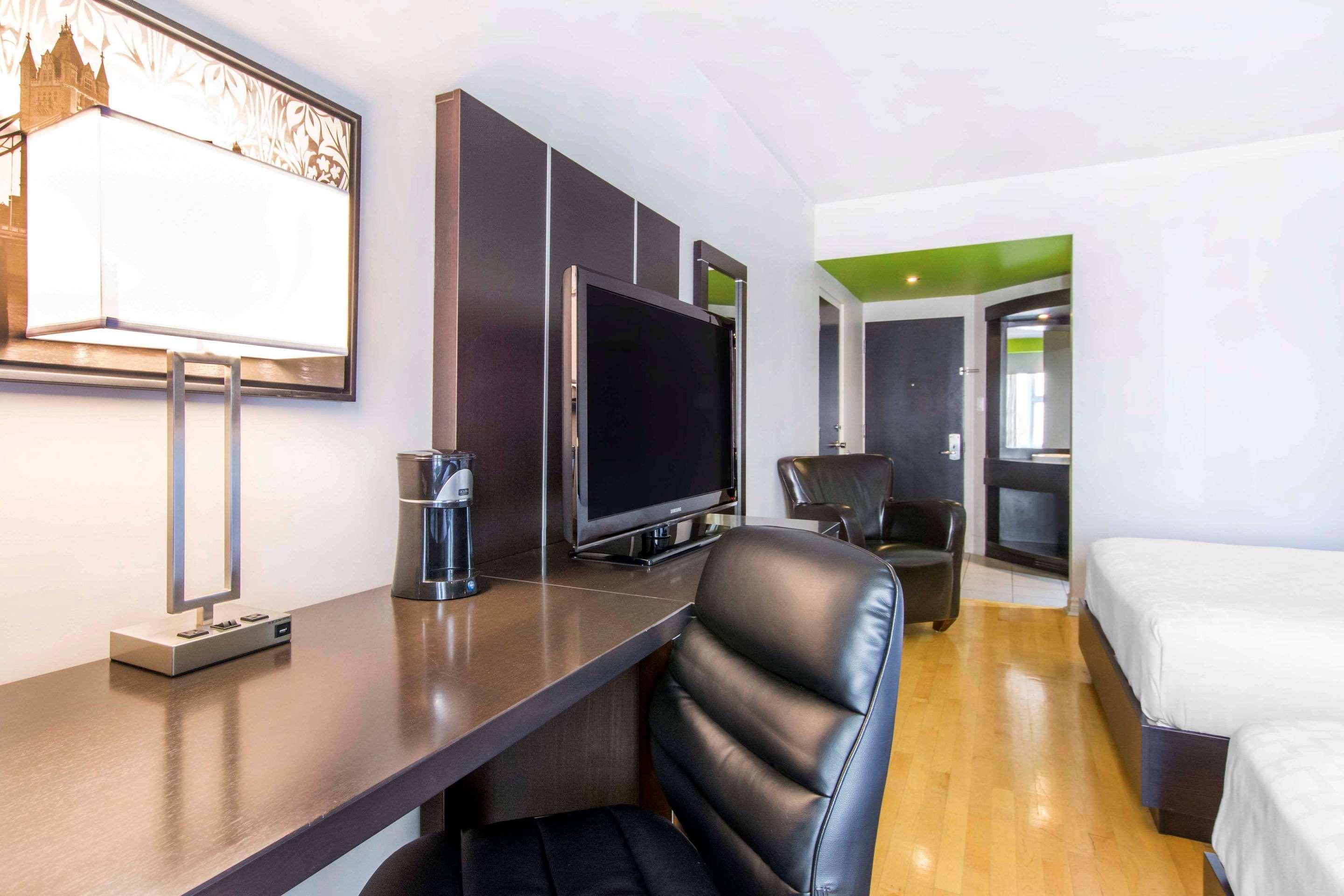 Travelodge By Wyndham Trois-Rivieres Exterior photo