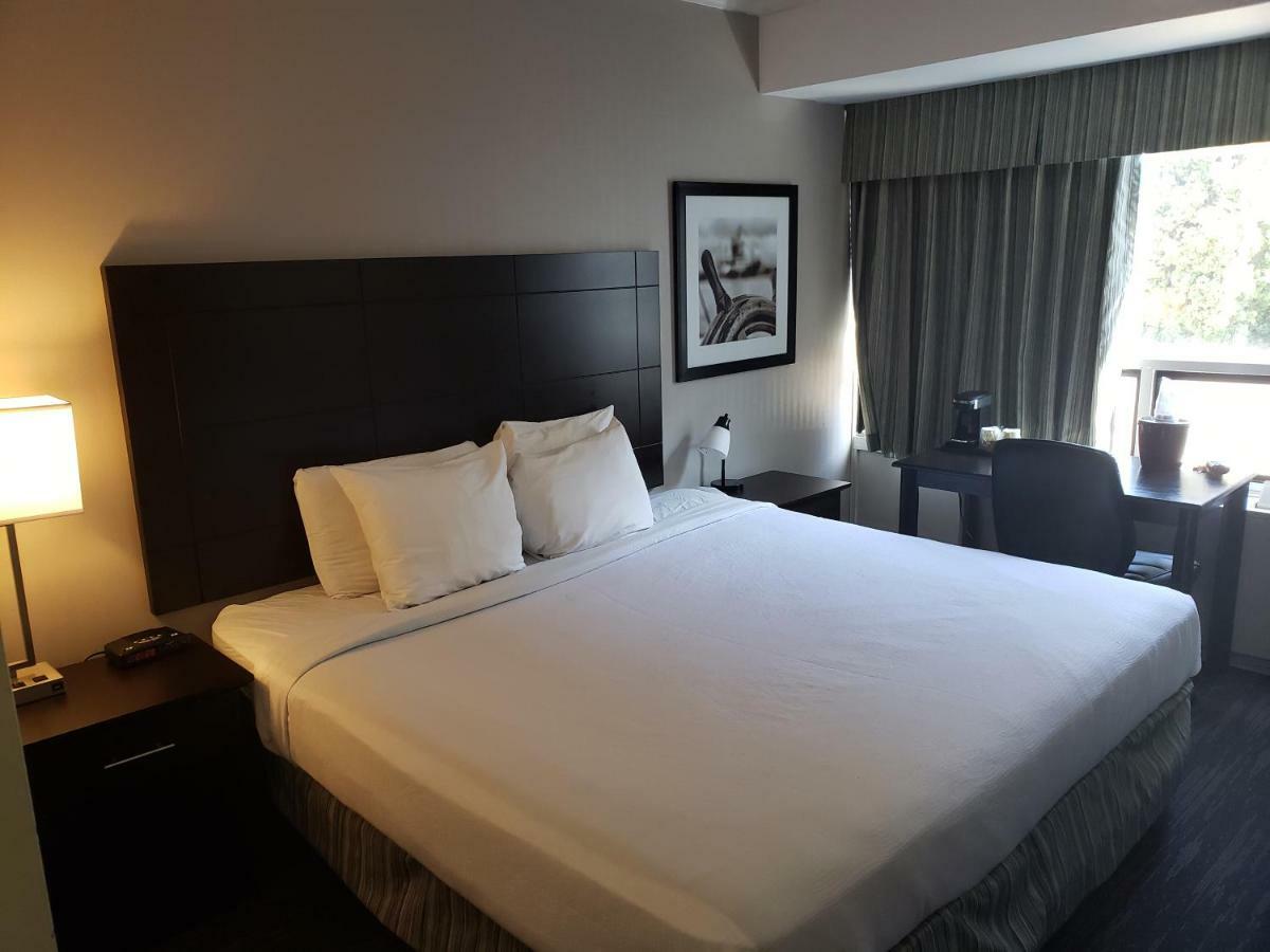 Travelodge By Wyndham Trois-Rivieres Exterior photo
